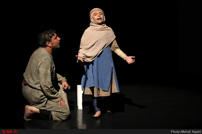 نمایش«مردی در آینه»