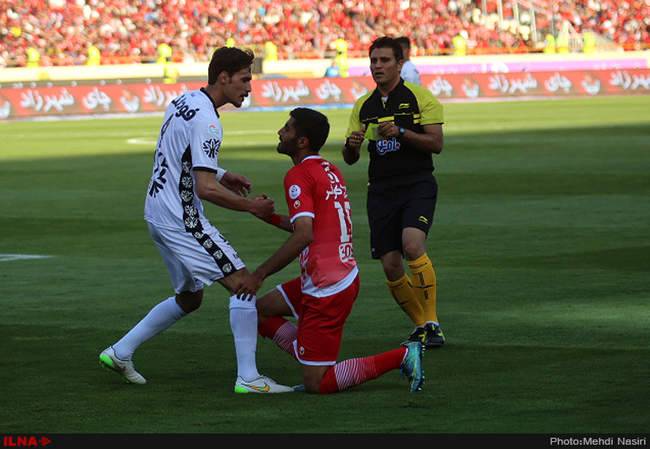 دیدار تیم های فوتبال پرسپولیس تهران و راه آهن تهران/2