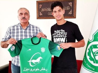 مهاجم سپاهان به ماشین سازی پیوست