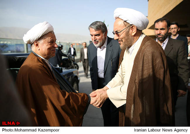 همایش جهان عاری از خشونت در اندیشه امام(ره) با حضور آیت الله هاشمی رفس