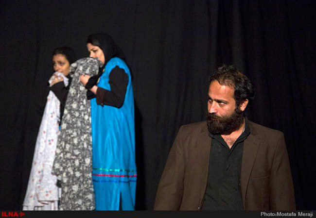 نمایش بگو حرام در هفدهمین جشنواره تئاتر  استان قم