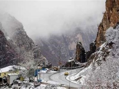هشدار نسبت به احتمال ریزش بهمن در مناطق برفگیر جاده‌های کوهستانی