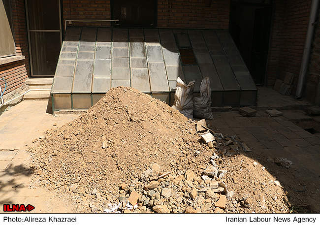 بازدید جمعی از هنرمندان از پروژه های شرکت توسعه فضاهای فرهنگی شهردار