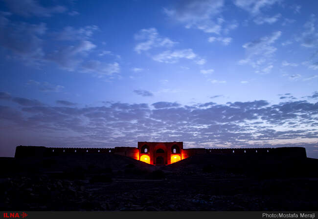 نماهای شبانه کاروانسرای ساسانی دیرگچین