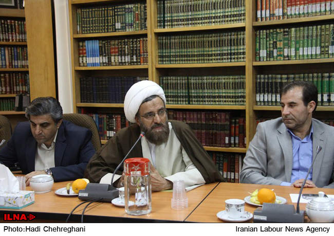 دیدار وزیر تعاون، کار و رفاه اجتماعی با مراجع تقلید استان قم-3 