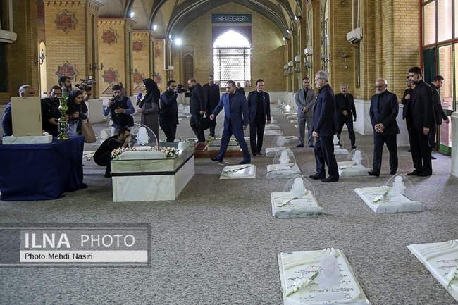 تجدید میثاق رئیس جمهور و هیئت دولت با آرمان‌های امام راحل