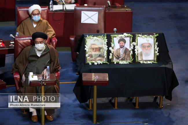 هشتمین اجلاس رسمی پنجمین دوره مجلس خبرگان رهبری 