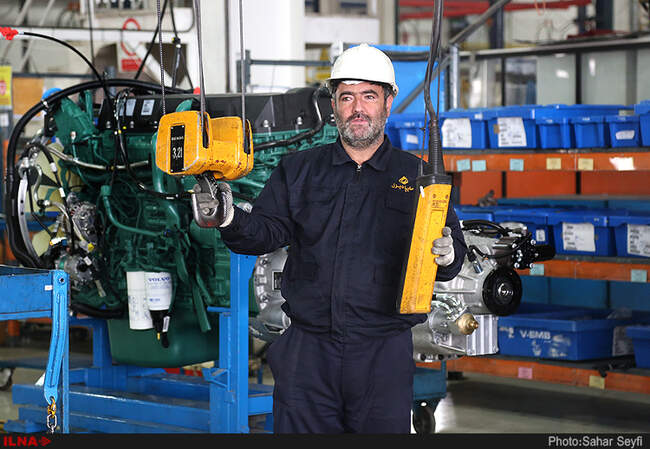 تحویل نخستین سری از کامیون های ولوو در طرح نوسازی خودروهای فرسوده با حضور وزیر صنعت