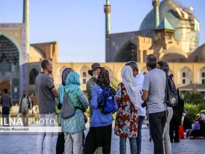چانه‌زنی‌ بر سر قیمت تورهای ورودی ادامه دارد/ اگر اتفاق جدیدی نیفتد گردشگری رونق می‌گیرد/ سفر ۲۵ ریالی از عمان به ایران ساختگی است
