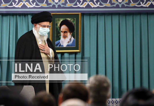 دیدار جمعی از مردم، مسئولان و مهمانان کنفرانس وحدت اسلامی با مقام مع�