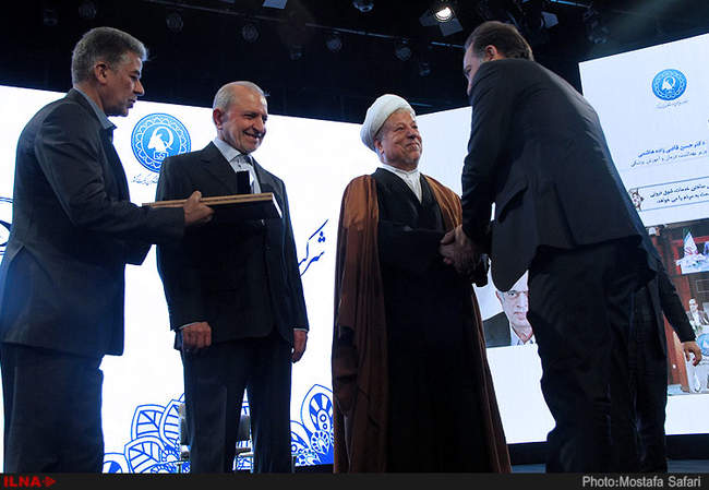 حضور آیت الله هاشمی رفسنجانی در ششمین جشنواره ملی تجلیل از تلاشگران �