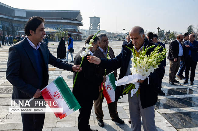  دهه فجر و آیین گلباران مزار شهدا رشت توسط نماینده ولی فقیه و استاندا�
