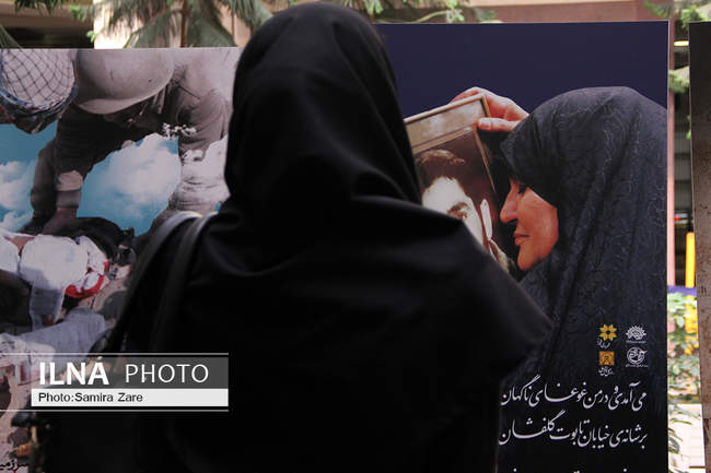 افتتاح نمایشگاه دفاع مقدس درایستگاه نمازی مترو باحضورشهردار شیراز