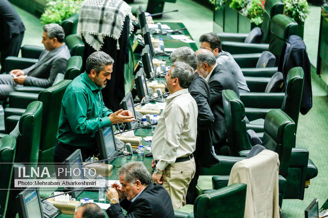 نشست علنی یکشنبه پنج مرداد مجلس شورای اسلامی 