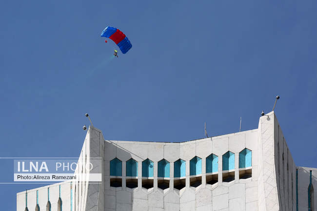 راهپیمایی نمادین سالگرد پیروزی انقلاب اسلامی در تهران / 1