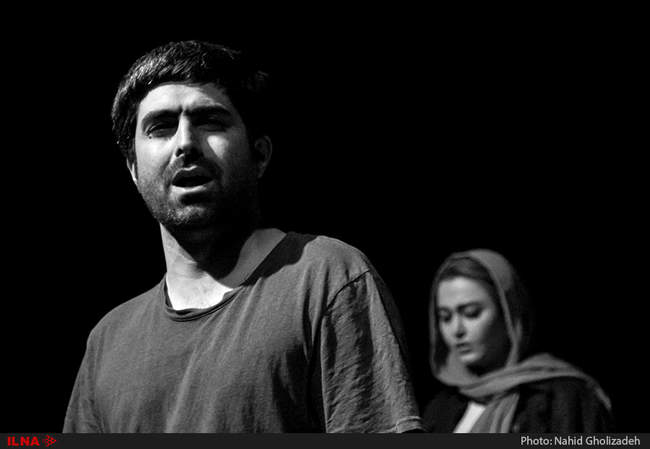 نمایش سندرم پای بیقرار در مشهد به روی صحنه رفت