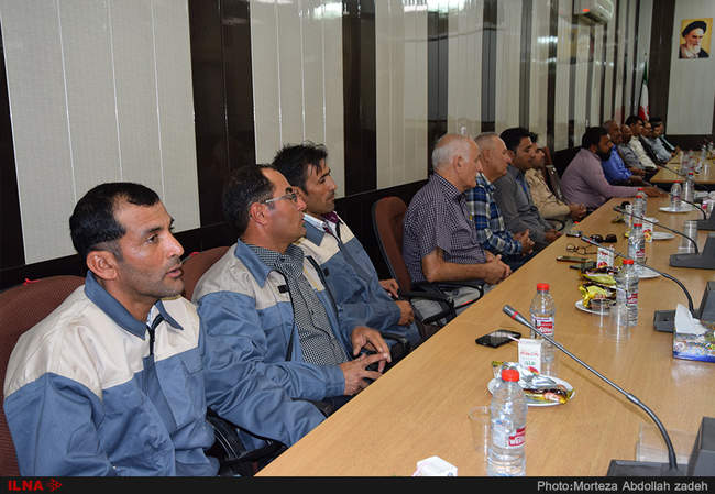 مراسم تجلیل از کارگران نمونه منطقه ویژه اقتصادی لامرد