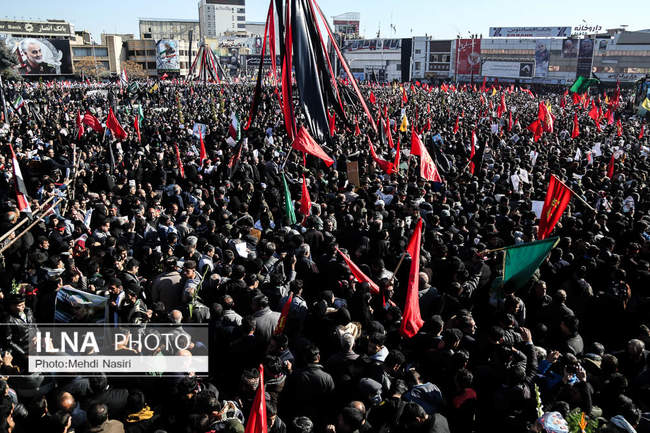 مراسم وداع کرمانی‌ها با پیکر پاک شهید سپهبد قاسم سلیمانی