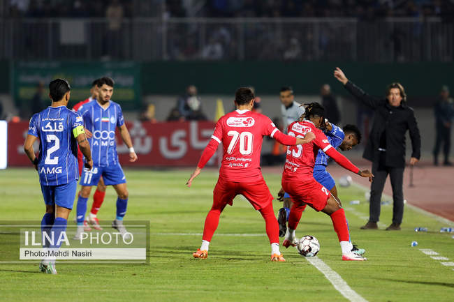 دیدار تیمهای استقلال تهران و پرسپولیس تهران