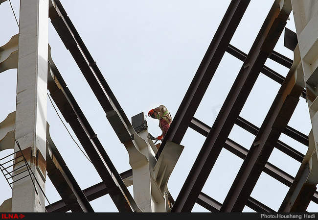 بازدید وزیر کار و دبیرکل خانه کارگر از کارگاه‌های ساختمانی استان ته