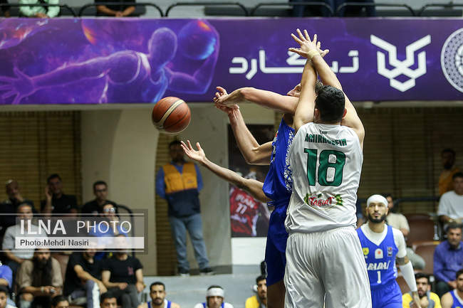 دیدار تیم های بسکتبال طبیعت اسلامشهر و پالایش نفت آبادان