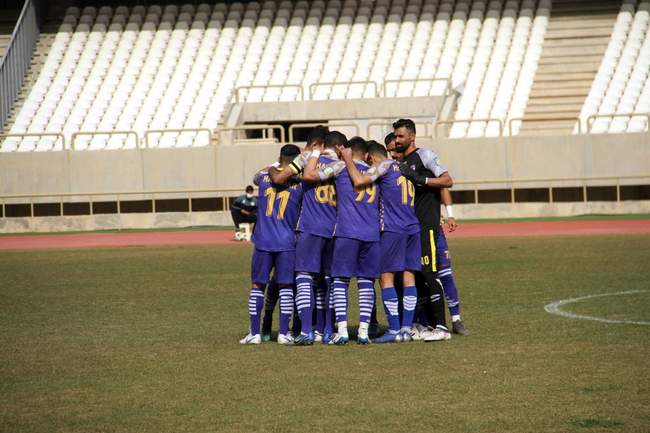 تصاویر/ دیدار فجرسپاسی شیراز و هوادار تهران