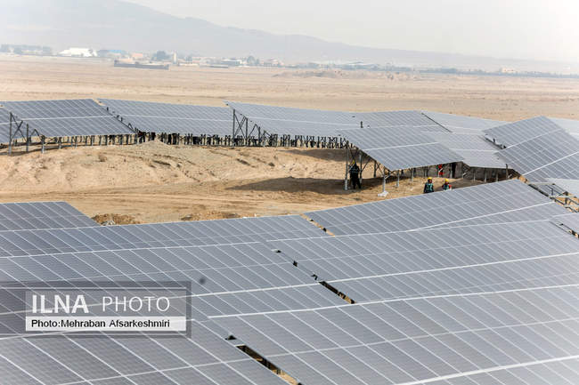 بازدید اصحاب رسانه از نیروگاه خورشیدی