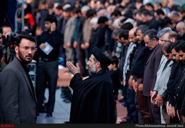 مراسم عزاداری و خیمه سوزان روز عاشورا در میدان امام حسین (ع) 