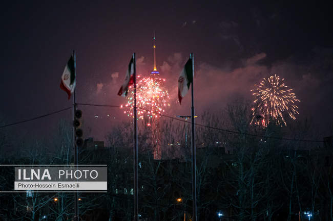 نور افشانی در شب سالگرد انقلاب