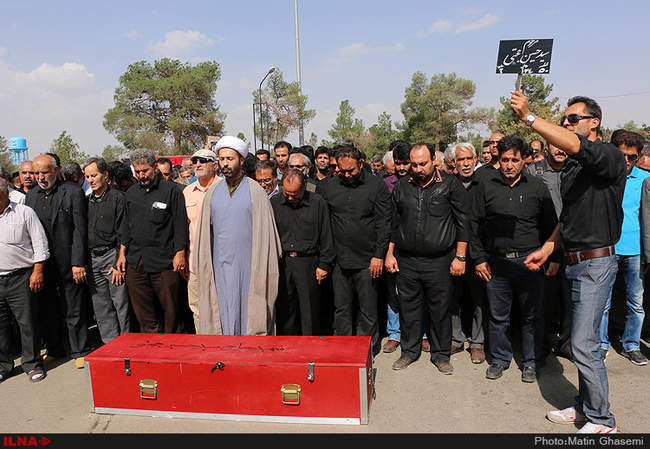 مراسم خاکسپاری جان باختگان فاجعه منا در قطعه 50 بهشت زهرا(س)