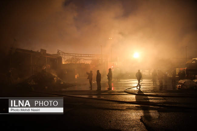آتش‌سوزی در بارانداز ۱۲ هزار متری در شوش 