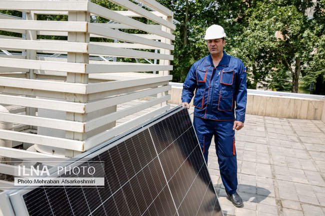 نصب پنل های خورشیدی در سالن اجلاس سران