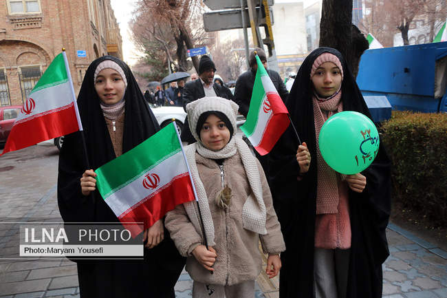 حضور مردم تبریز در راهپیمایی ۲۲ بهمن