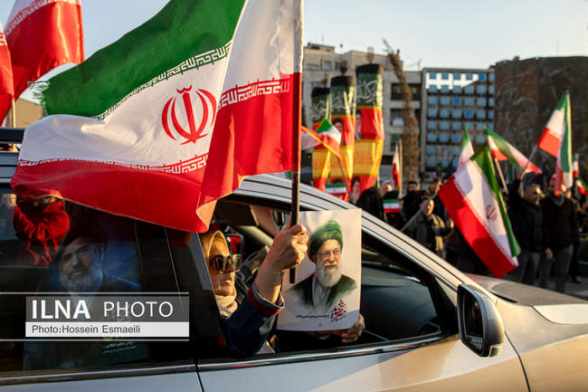 آیین وداع با پیکر شهدای ناوشکن «دنا» 