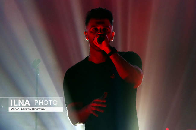 کنسرت سیروان خسروی در سی و پنجمین جشنواره بین المللی موسیقی فجر