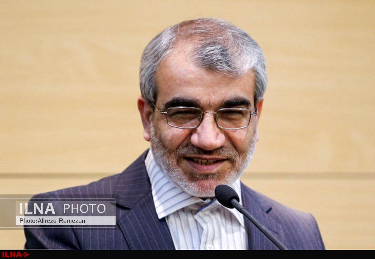 کدخدایی از نمایشگاه عکس «به نام زیتون» بازدید کرد