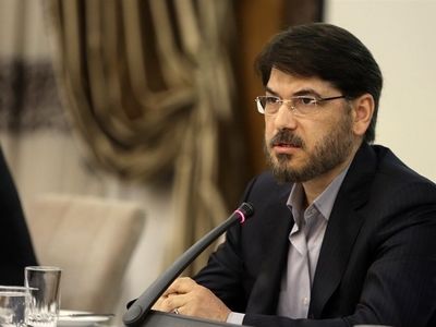 ابطال مدارک دانشجویانِ با پایان‌نامه تقلبی قطعی است/ مردم به مدارک دانشگاهی بی‌اعتمادند/ هزاران مدرک جعلی در دست افراد است