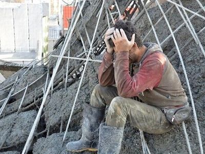 مرگ کارگر جوان ۱۹ساله بر اثر شکستن داربست 