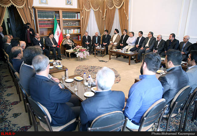 دیدار اعضای تیم ملی و مسئولین فدراسیون وزنه‌برداری با آیت الله هاشم�