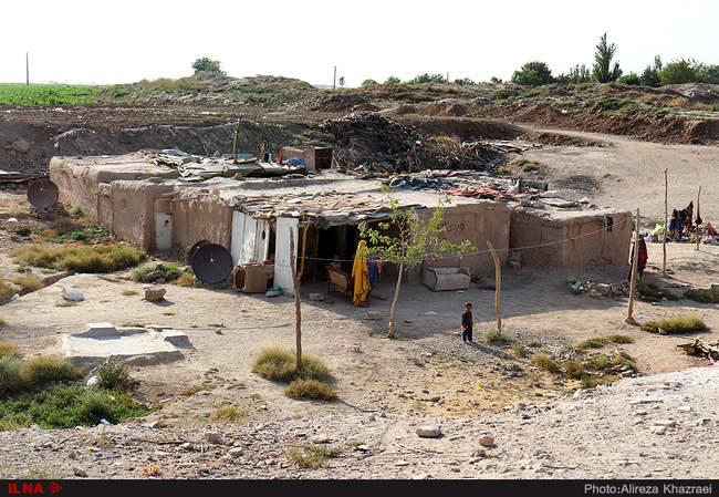 کمک‌رسانی به 20 گروه کپرنشین در حاشیه شهر تهران از سوی گروه جهادی الک�