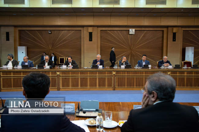 نشست صمیمی رئیس جمهور با جمعی از فرهیختگان علمی و اقتصادی