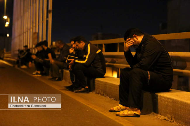 مراسم احیای شب نوزدهم ماه مبارک رمضان در خیابان ری