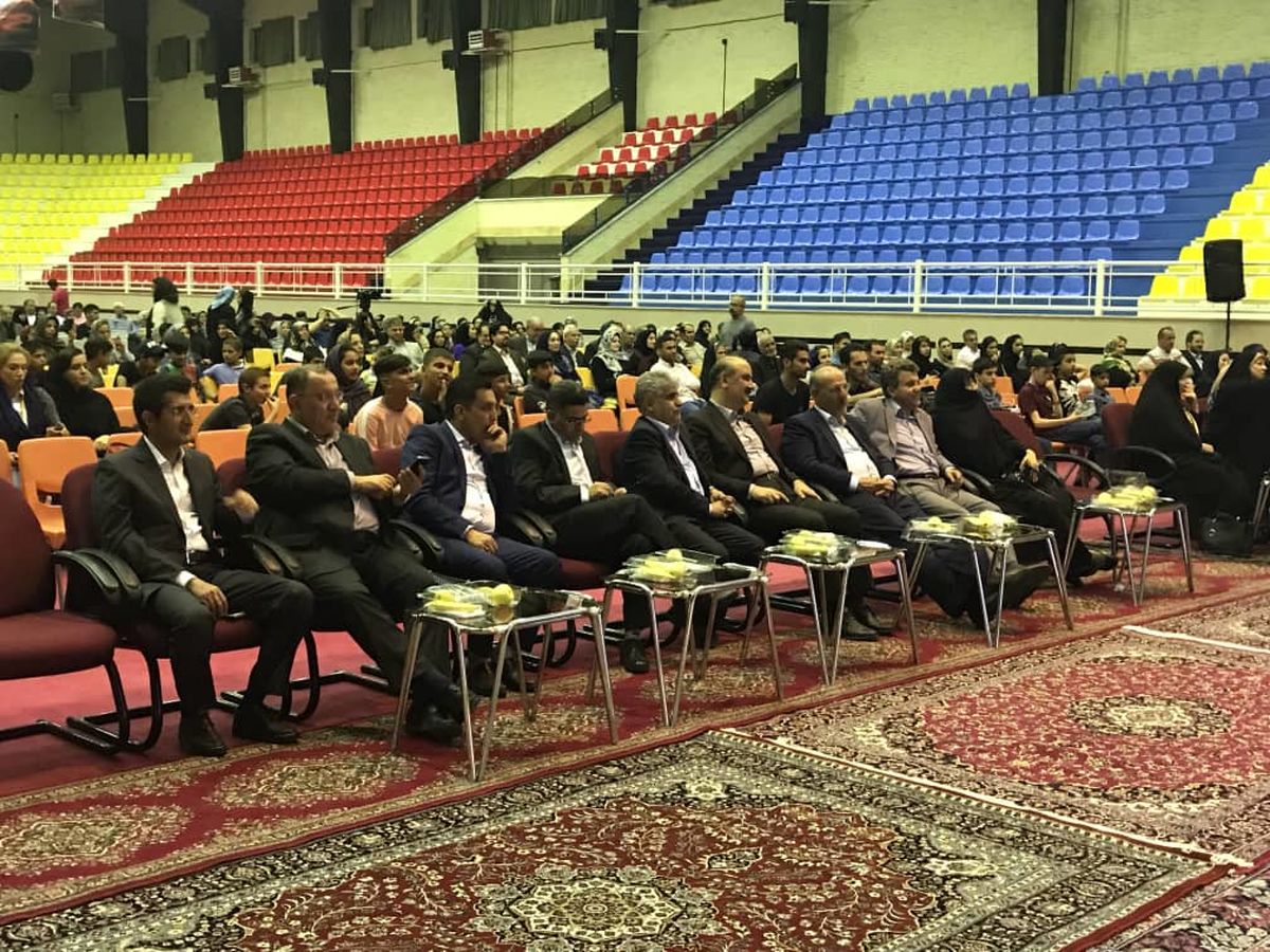 جلوگیری از ورود نوازندگان خانم به جشن خیریه/ نوازندگان از نشستن در سالن هم محروم شدند