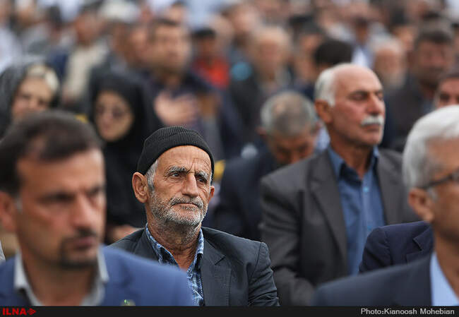 اهدای حکم بازنشستگی پیش از موعد روستاییان با حضور وزیر کار-بابلسر