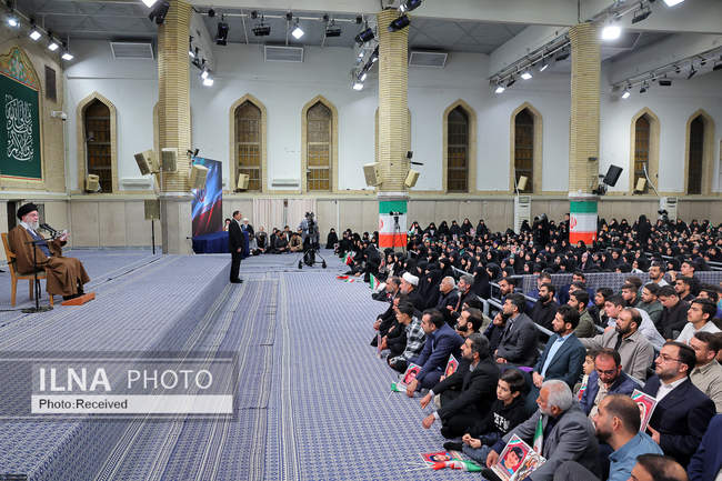 دیدار دانش‌آموزان و دانشجویان با مقام معظم رهبری