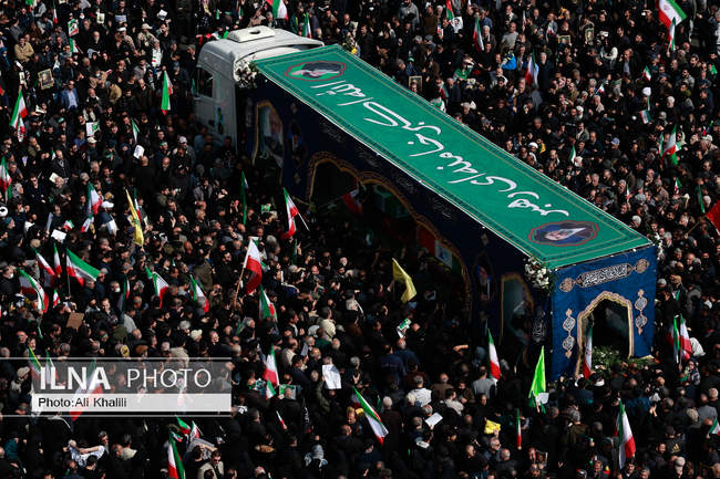 مراسم تشییع پیکر مطهر شهدای ناوشکن دنا / 3