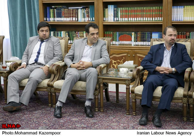 دیدار اعضای خانه صنعت، معدن و تجارت جوانان ایران با آیت الله هاشمی