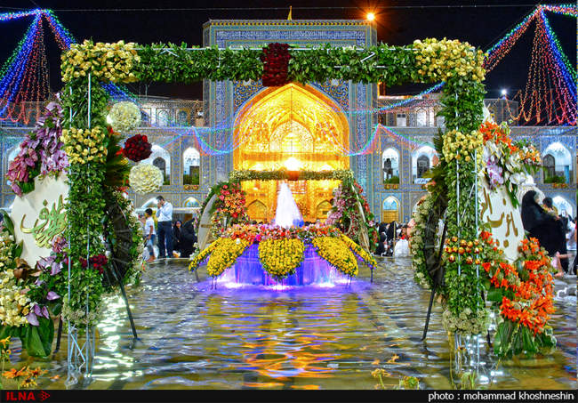 حرم مطهر رضوی در شب میلاد امام رضا (ع)