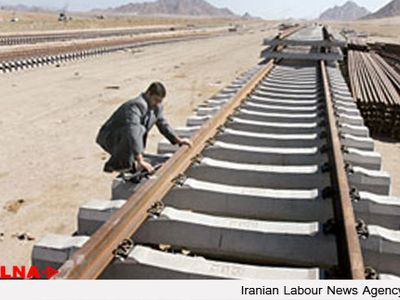 اجرای عملیات ریل گذاری سنندج / 66 درصد تعهدات دولت در ساخت راه اهن محقق شد