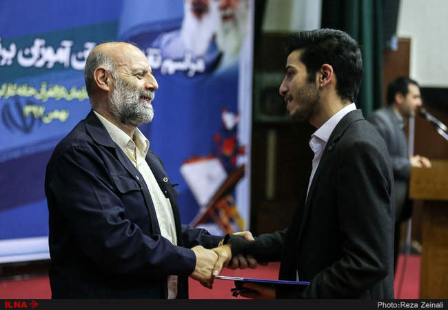 مراسم تقدیر از قرآن آموزان برتر جامعه کارگری